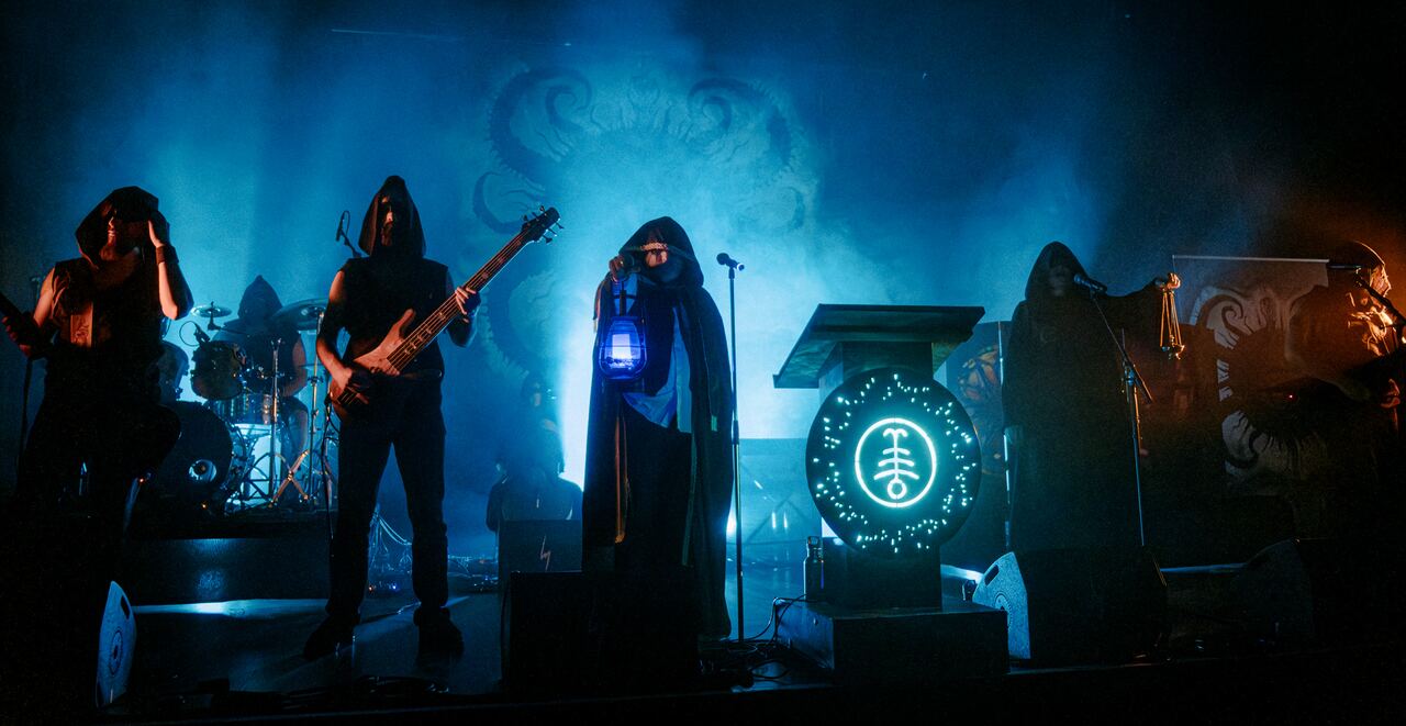 The full stage ritual